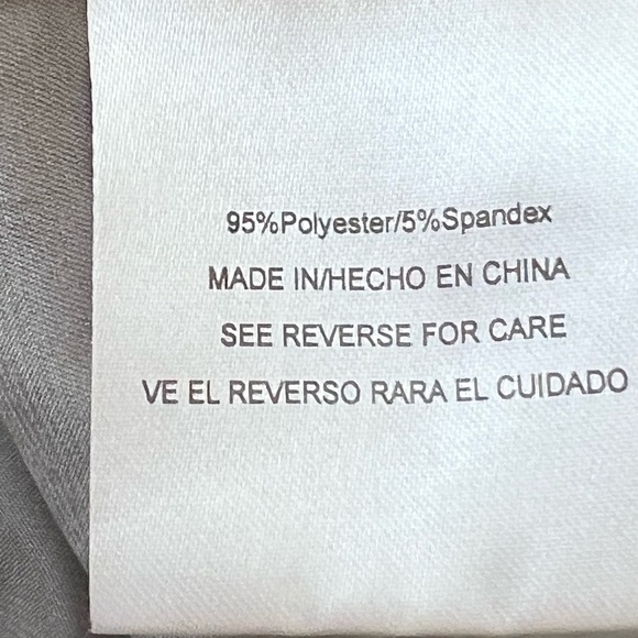 Silver L/XL Bridal Bridal Robe feels like satin,is polyester/spandex NWOT - Picture 5 of 6